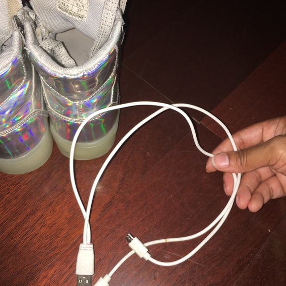 🎀 LED Sneakers 🎀 - Picture 5 of 5